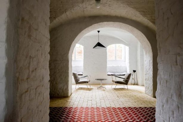 Summer-Apartment_Berlin_Loft-Szczecin_Karolina-Bak_dezeen_936_3 (Copy)