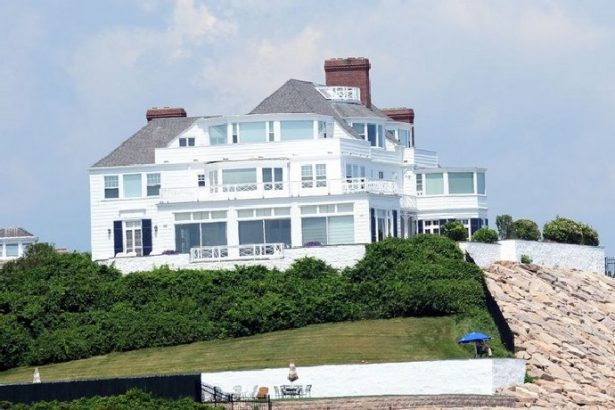 Celebrity Homes Tour 8 Impressive Taylor Swift’s Houses