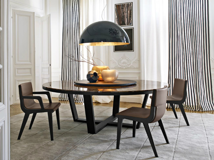 Dining room tables for classic homes